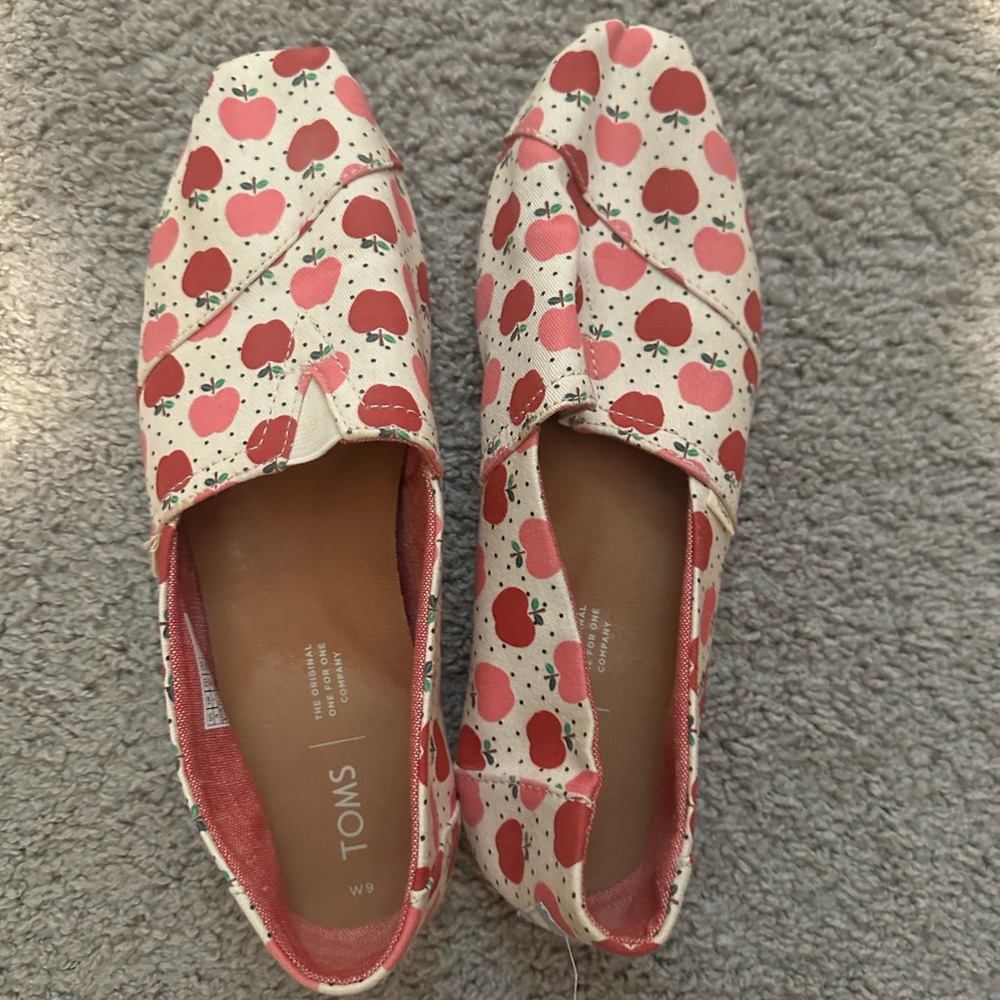 Toms - pink apples